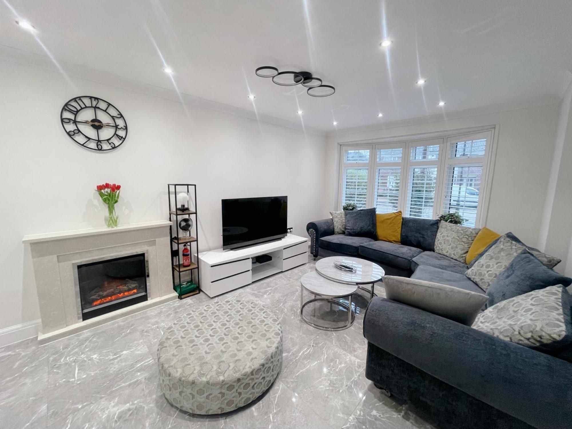 Home Near London Heathrow, Slough,Windsor,Legoland Colnbrook ภายนอก รูปภาพ